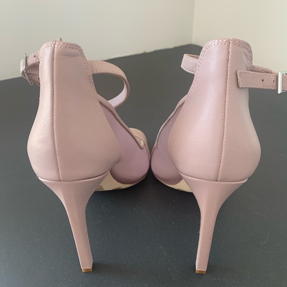 BCBGeneration- Natalee Mesh Pump Lavendar size 8 - Picture 4 of 8